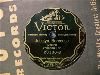 small_victor 20130 b.webp